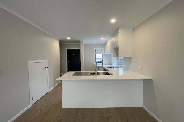 Photo of property in 8/125b Metcalfe Road, Ranui, Auckland, 0612