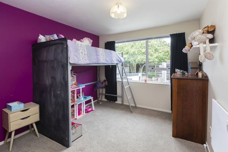 Photo of property in 5 Royal Park Drive, Parklands, Christchurch, 8083