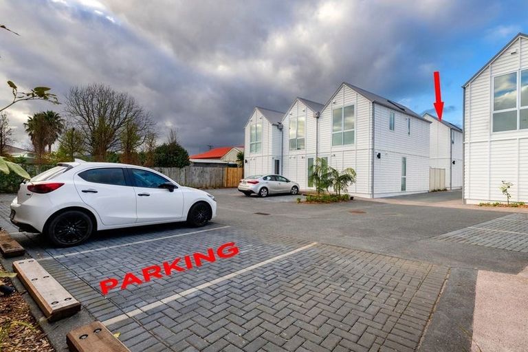 Photo of property in 4 Titoki Close, Matakana, 0985