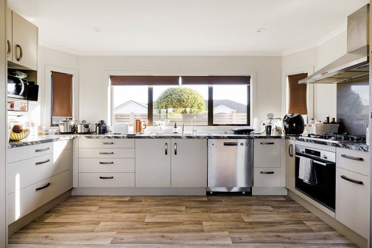 Photo of property in 30 Nielsen Gardens, Rototuna, Hamilton, 3210