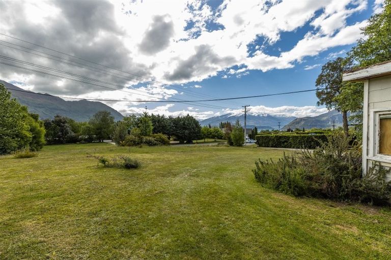 Photo of property in 97 Beacon Point Road, Wanaka, 9305