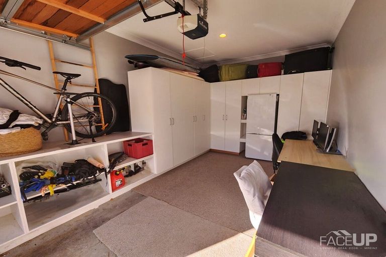 Photo of property in 7n Clearwater Cove, West Harbour, Auckland, 0618