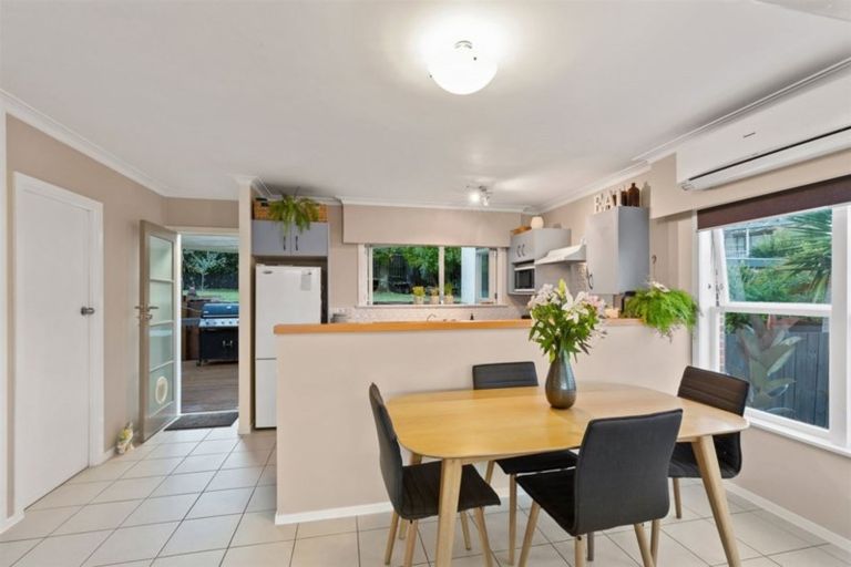 Photo of property in 19 Hartley Terrace, Massey, Auckland, 0614