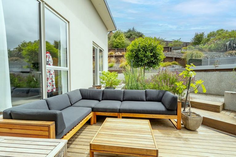 Photo of property in 19 Glendermid Close, Sawyers Bay, Port Chalmers, 9023