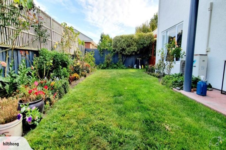 Photo of property in 2/40 Grimseys Road, Redwood, Christchurch, 8051