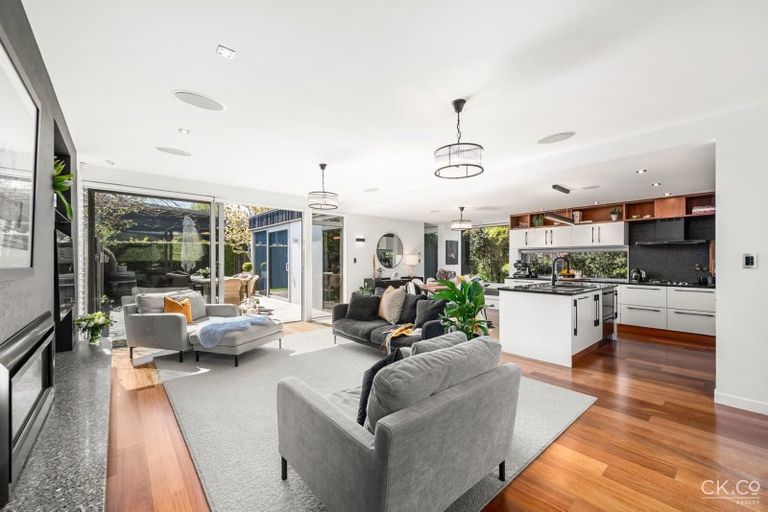 Photo of property in 11 Parkwood Grove, Trentham, Upper Hutt, 5018