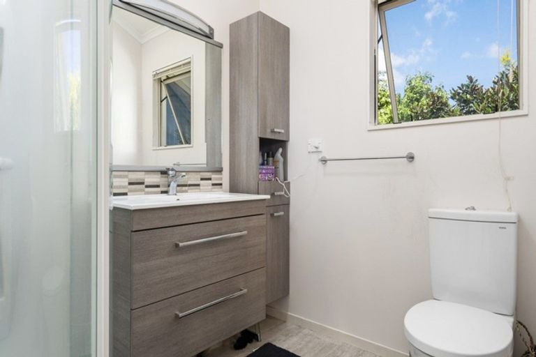 Photo of property in 1 Maple Crescent, Whalers Gate, New Plymouth, 4310