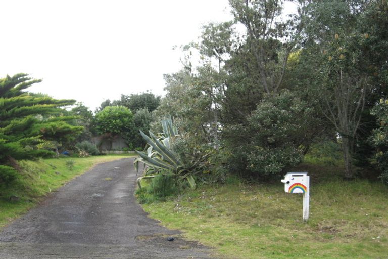Photo of property in 120 Ocean Beach Road, Tairua, 3508