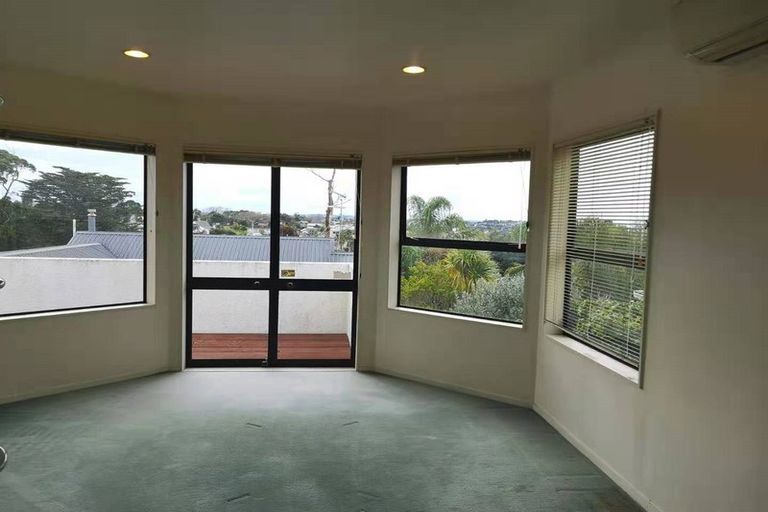 Photo of property in 1/13 Mizpah Road, Waiake, Auckland, 0630