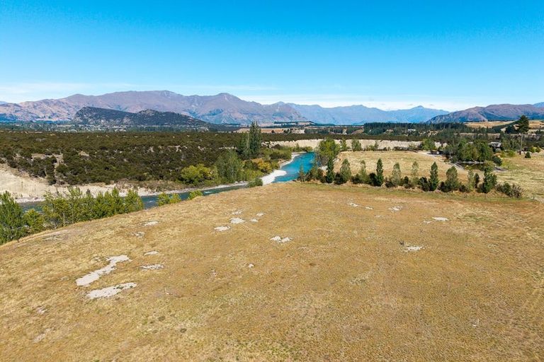 Photo of property in 124 Horseshoe Bend Drive, Albert Town, Wanaka, 9382