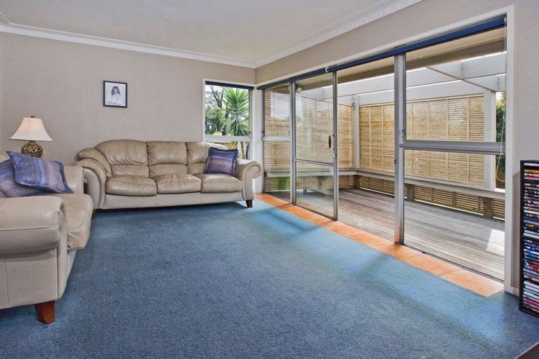 Photo of property in 5 Kurnell Drive, Botany Downs, Auckland, 2010