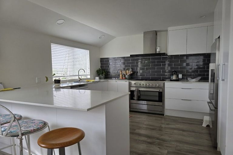Photo of property in 4/24 Eversleigh Road, Belmont, Auckland, 0622