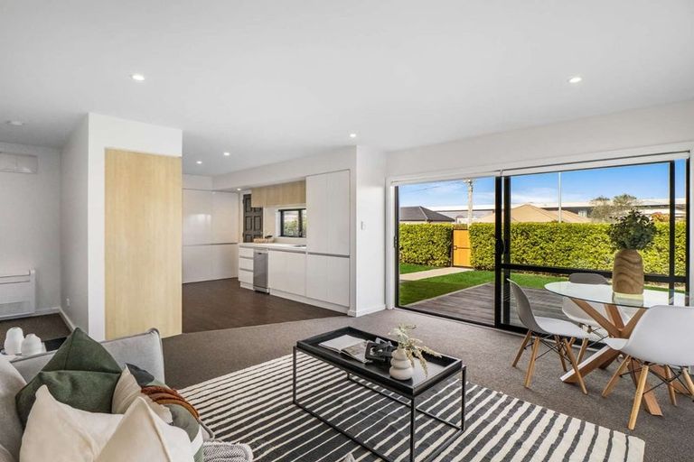 Photo of property in 1/42 Northcote Road, Northcote, Christchurch, 8052