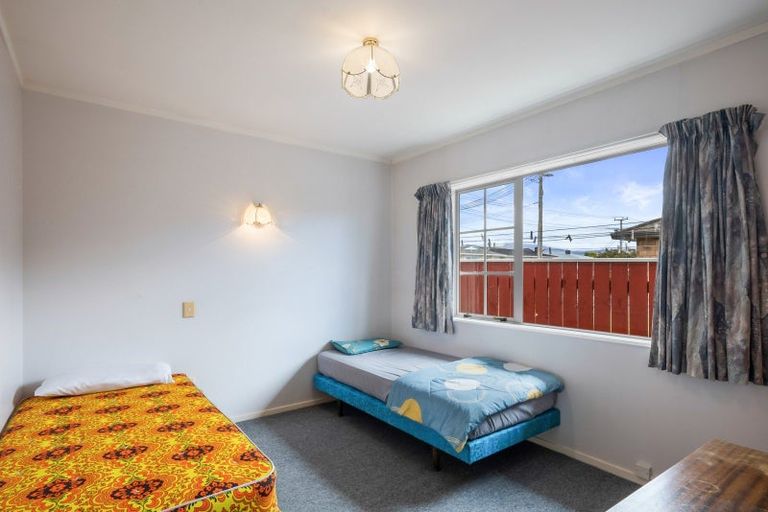 Photo of property in 65 Winchester Street, Levin, 5510