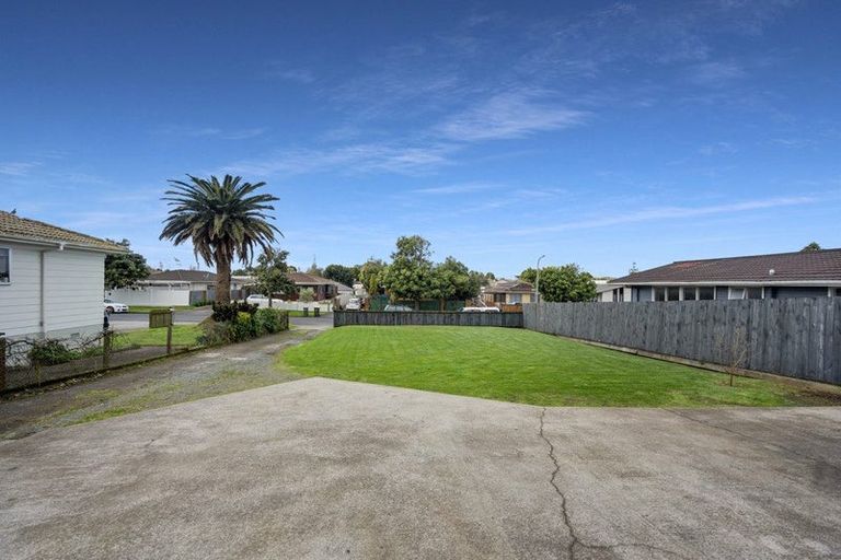 Photo of property in 12 Lane Road, Weymouth, Auckland, 2103