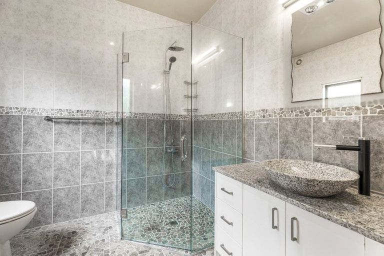 Photo of property in 71 Kittiwake Drive, Schnapper Rock, Auckland, 0632