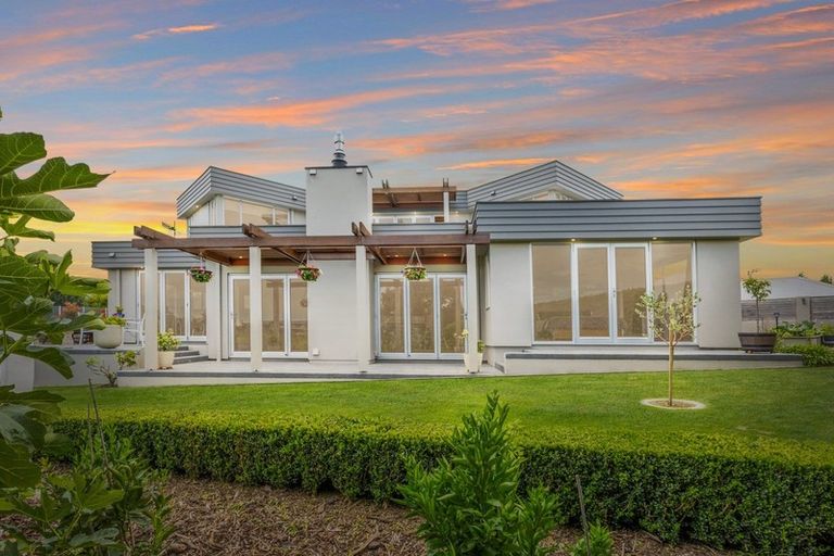 Photo of property in 88 Rochfort Road, Havelock North, 4130