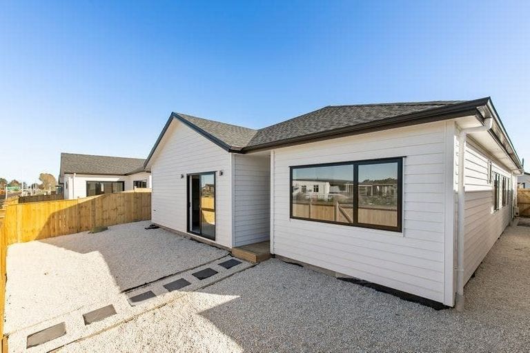 Photo of property in 4 Kakabeak Way, Takanini, 2110