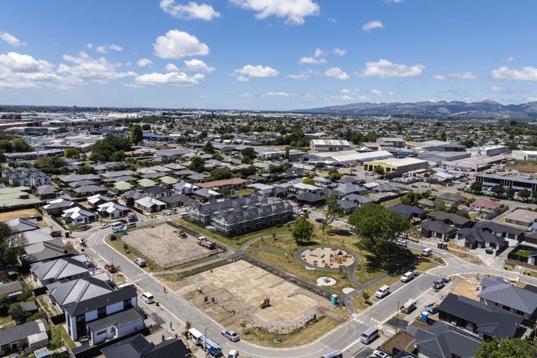 Photo of property in 8/8 Akoranga Place, Hornby, Christchurch, 8042