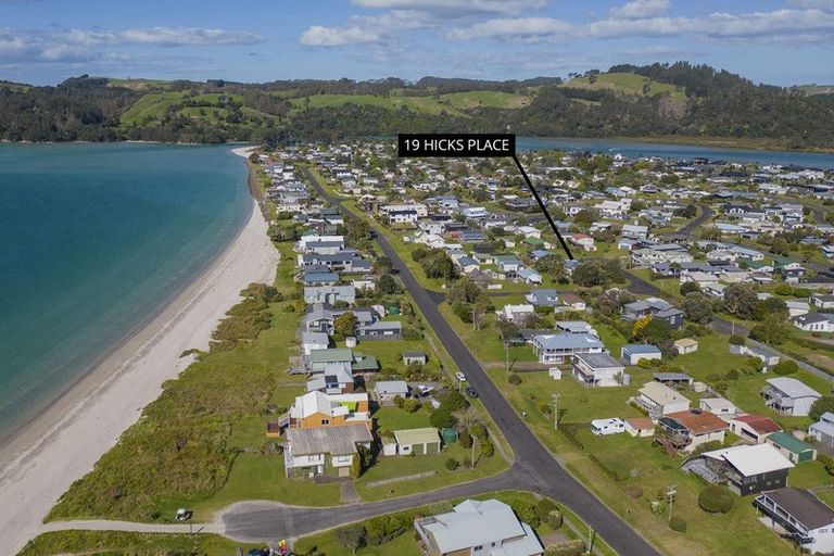 Photo of property in 19 Hicks Place, Cooks Beach, Whitianga, 3591