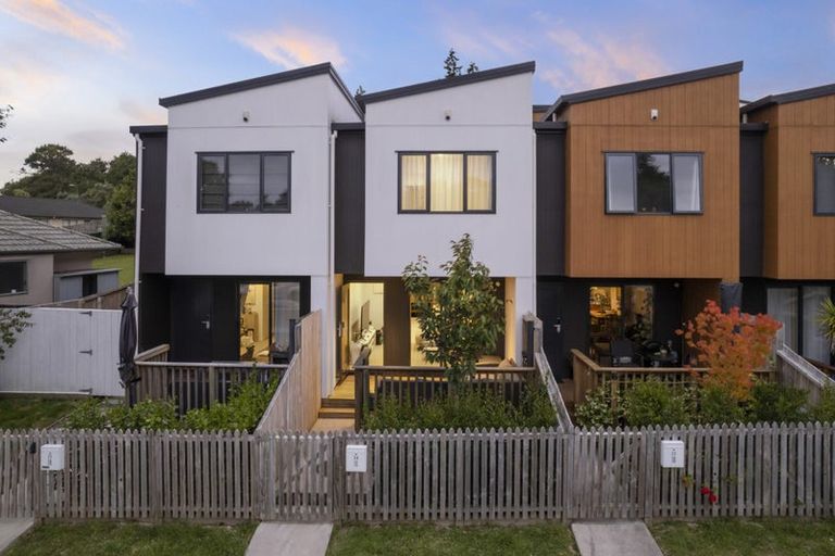 Photo of property in Rf202b, 34/18 Hewlett Road, Massey, Auckland, 0614