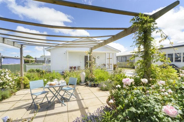 Photo of property in 7 Station Road, Marton, 4710