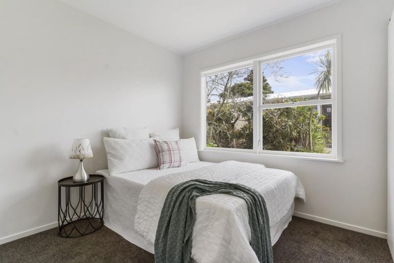 Photo of property in 116 Archibald Road, Kelston, Auckland, 0602