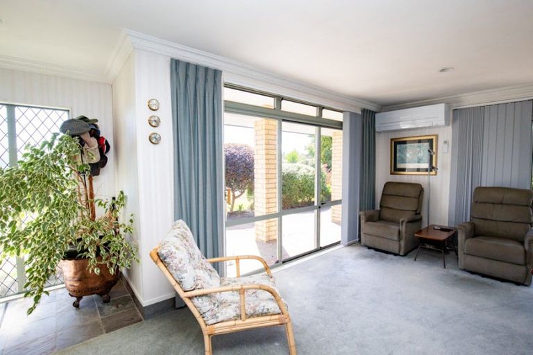 Photo of property in 15 Walton Place, Ngatea, 3503