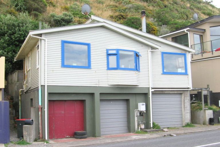 Photo of property in 162 The Esplanade, Houghton Bay, Wellington, 6023