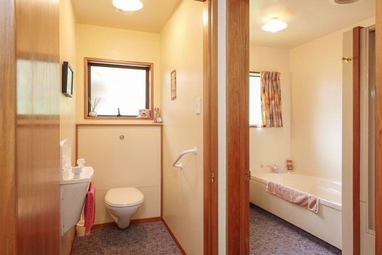 Photo of property in 6 Peel Street, Allanton, Mosgiel, 9092