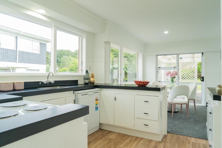 Photo of property in 41 Lawrence Crescent, Hillpark, Auckland, 2102