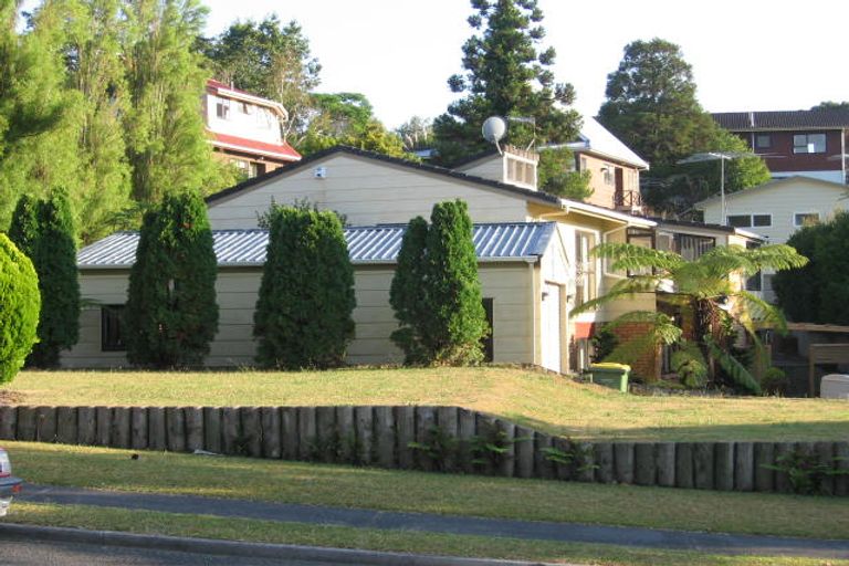 Photo of property in 110 Oaktree Avenue, Browns Bay, Auckland, 0630