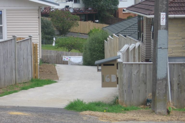 Photo of property in 1/16 Peach Road, Glenfield, Auckland, 0629