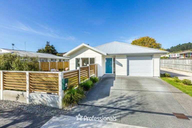 Photo of property in 49a Kiln Street, Silverstream, Upper Hutt, 5019