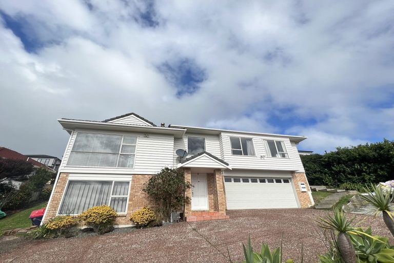 Photo of property in 14 Mcfetridge Place, Hillcrest, Auckland, 0627