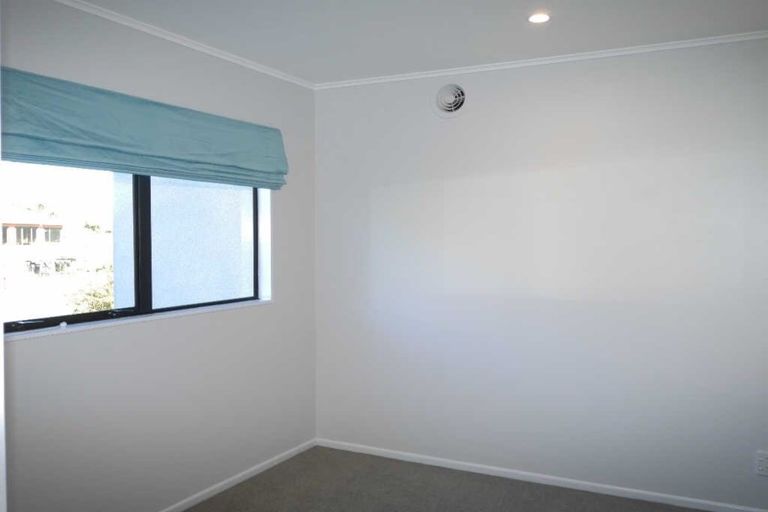 Photo of property in 94 Woodman Drive, Tawa, Wellington, 5028