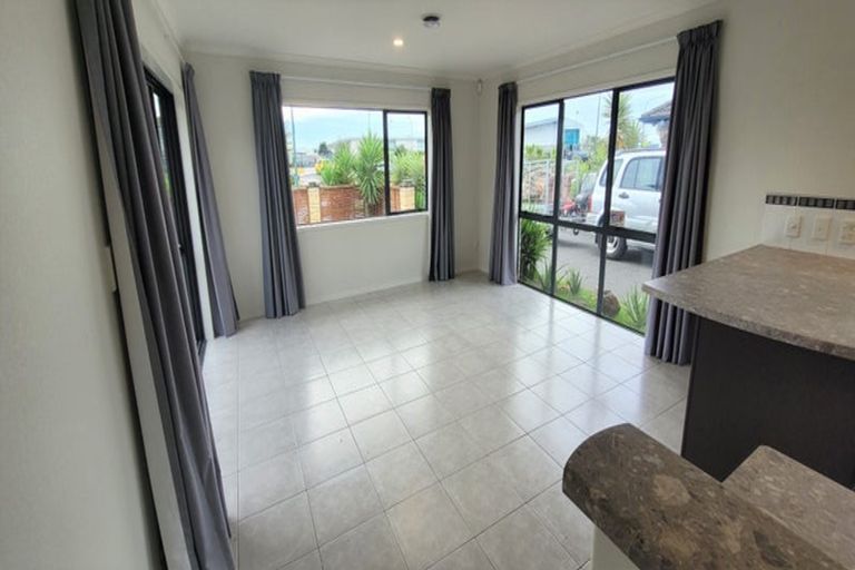 Photo of property in 33 Golden Sands Drive, Papamoa Beach, Papamoa, 3118