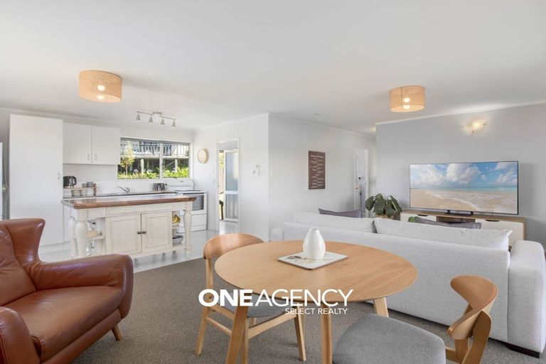 Photo of property in 12 Chapel Street, Takapuwahia, Porirua, 5022