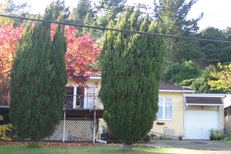 Photo of property in 33 Montgomery Street, Stokes Valley, Lower Hutt, 5019