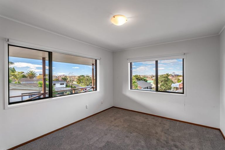 Photo of property in 176 Sturges Road, Henderson, Auckland, 0612