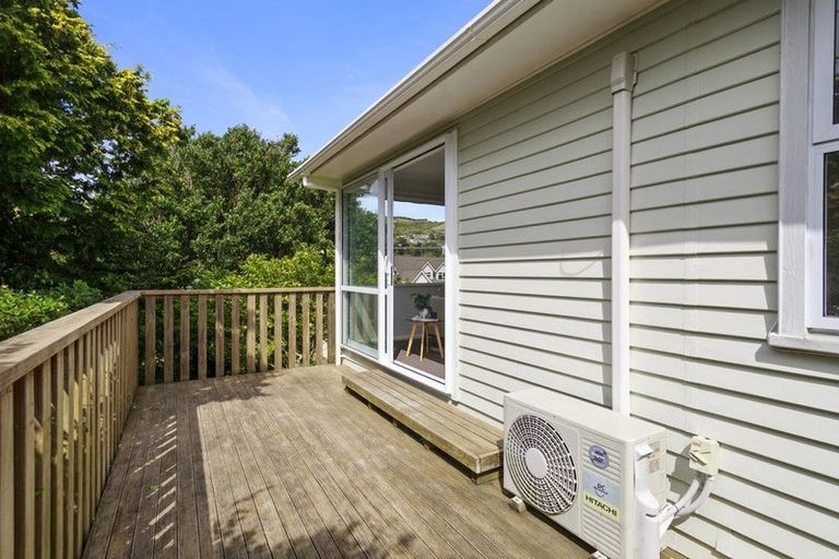 Photo of property in 35a Ranui Terrace, Tawa, Wellington, 5028