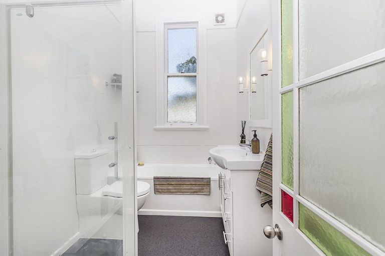 Photo of property in 27 Upper Bourke Street, Kilbirnie, Wellington, 6022