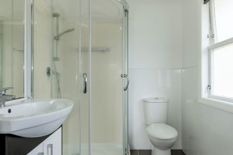 Photo of property in 18 Scenic Heights, Acacia Bay, Taupo, 3330