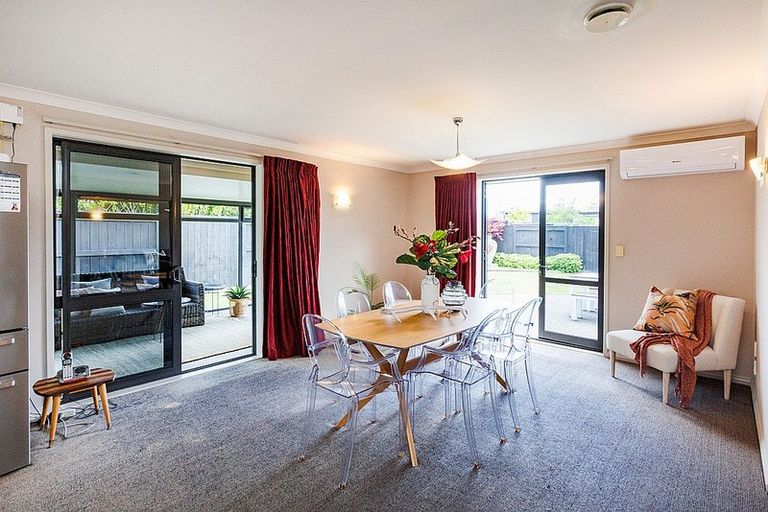 Photo of property in 33 Rodeo Drive, Kelvin Grove, Palmerston North, 4414