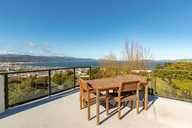 Photo of property in 45 London Road, Korokoro, Lower Hutt, 5012