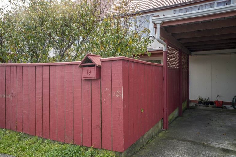 Photo of property in 19 Hollydale Grove, Churton Park, Wellington, 6037