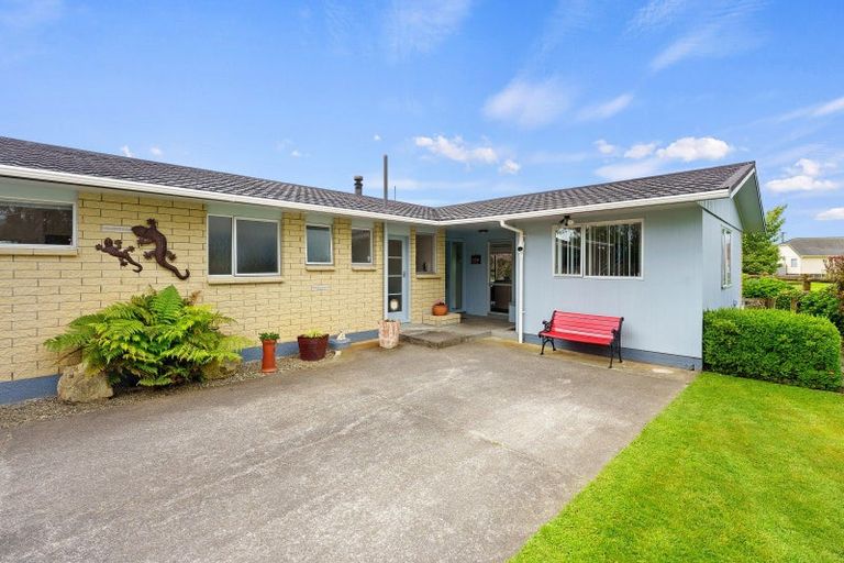 Photo of property in 921 State Highway 1, Te Horo, Otaki, 5581
