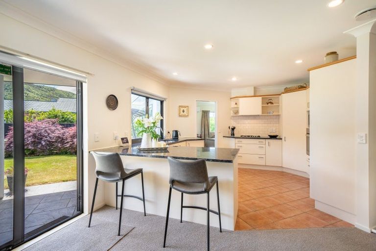 Photo of property in 40 Mary Huse Grove, Manor Park, Lower Hutt, 5019