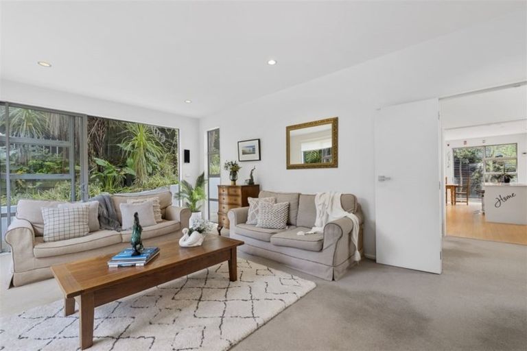 Photo of property in 18 Kahikatea Close, Campbells Bay, Auckland, 0630