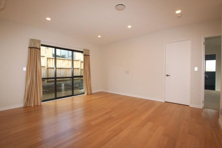 Photo of property in 14 Pohue Avenue, Huapai, Kumeu, 0810